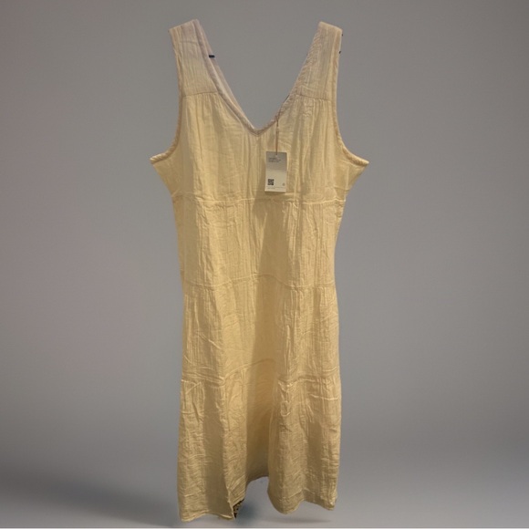 Quince Dresses & Skirts - Quince- Cream Sleeveless V-Neck Dress